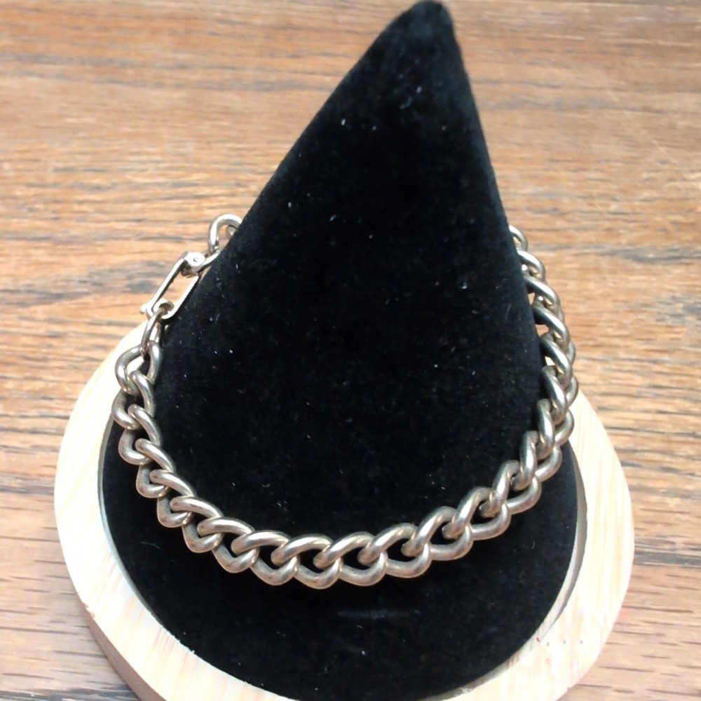 Silver Tone Curb Link Bracelet with Fold Over Clasp Classic Chain‎ Jewelry